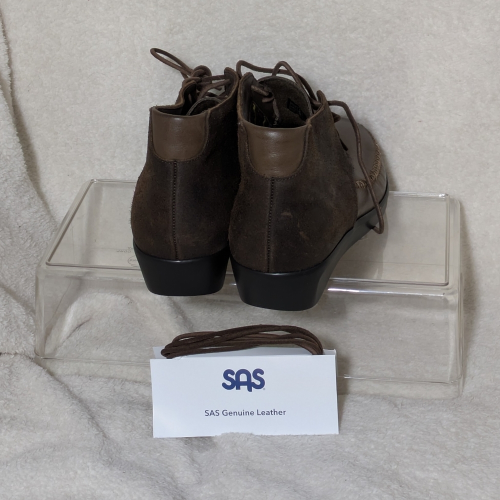 Like New!‎ SAS KICH Lace-up Ankle Boot Mahogany/Brown Leather, Comfy, Sz 8 WW - Picture 3 of 8